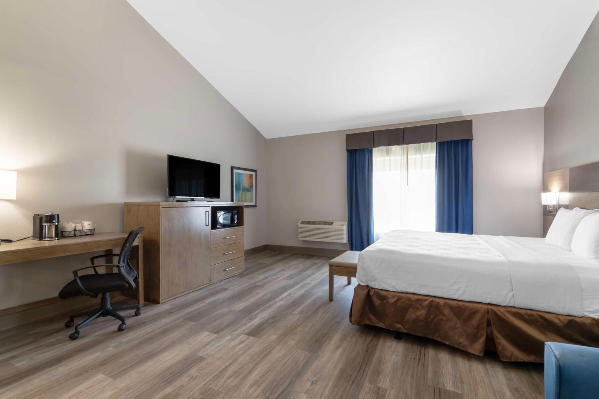 Best Western Plus Downtown North San Antonio Exterior photo
