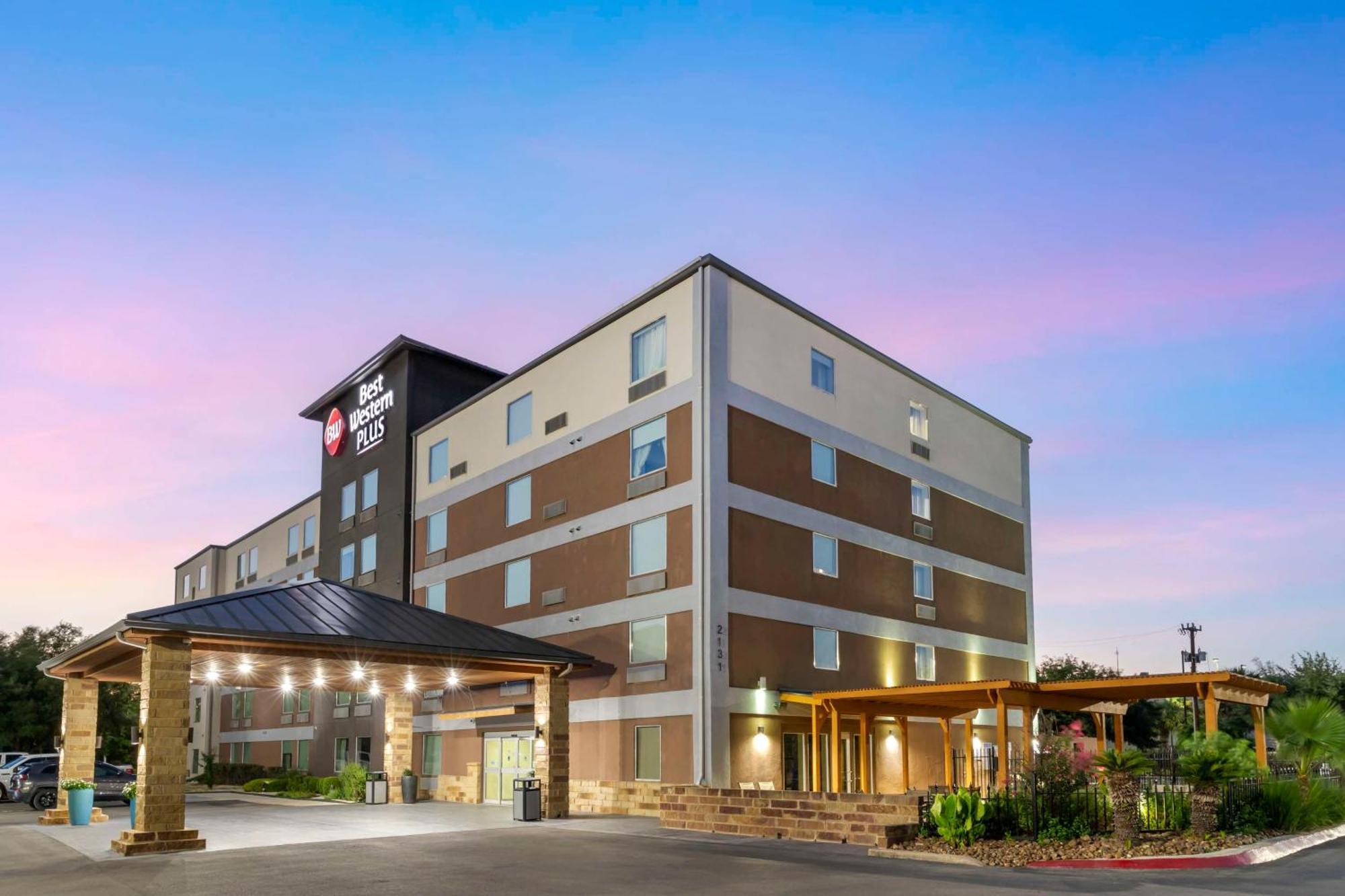 Best Western Plus Downtown North Hotel San Antonio Exterior photo